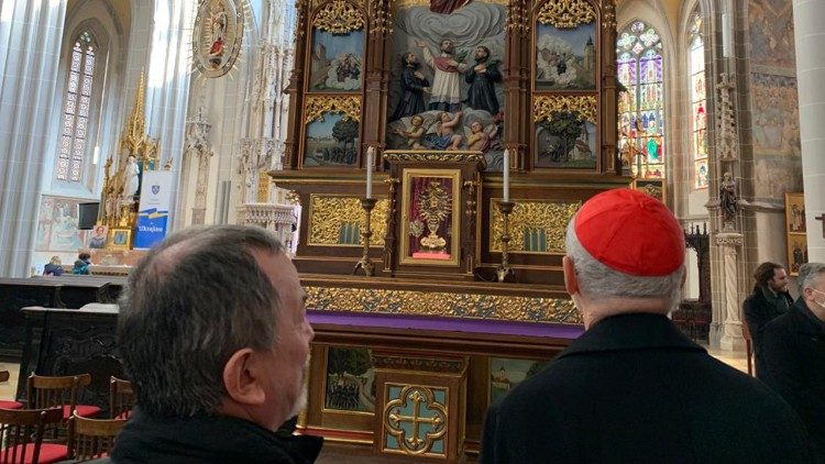 Il cardinale Czerny nella cattedrale di Kosice