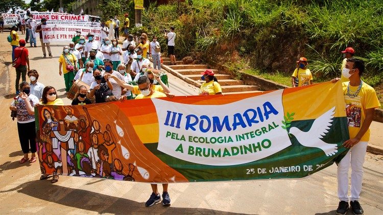 Manifestacin de la colectividad de-Brumadinho en Brasil por una transformacin ecológica integral. (Foto G. Cavalli)