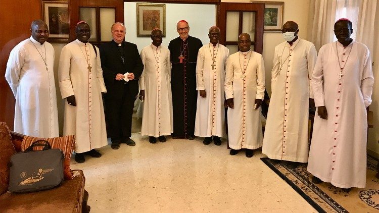 Senegalese Bishops pose for a photo with Cardinal Czerny