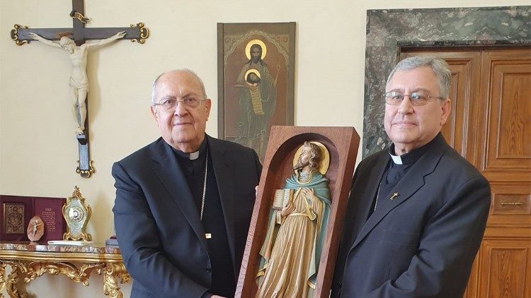 Бискупот Стојанов со кардинал Сандри