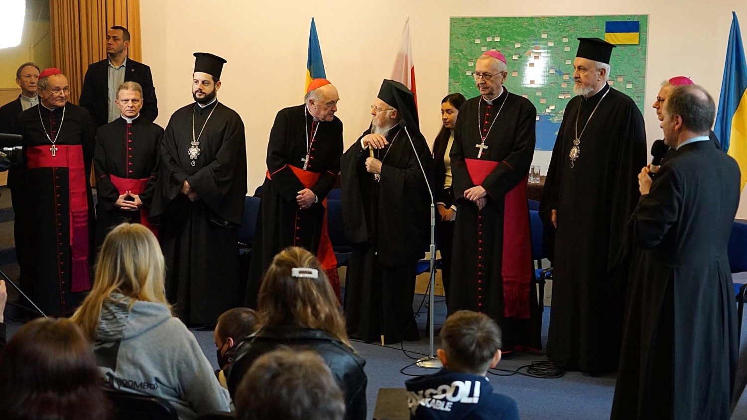 Патриарх Варфоломей I в Польше: встреча с беженцами и молитва о мире -  Vatican News