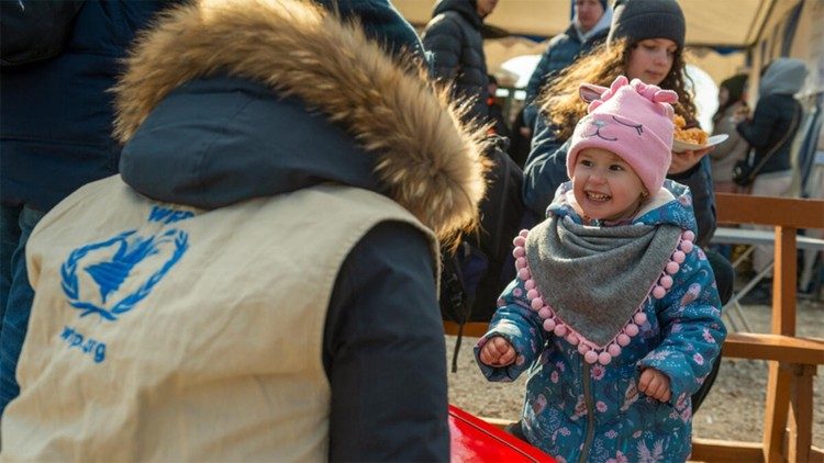 Ukraina: dzieci nie nadrobią straconego dzieciństwa, muszą żyć teraz