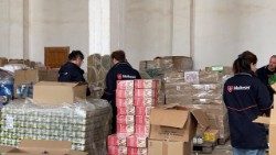Il-deposito-degli-aiuti-umanitari-di-Beregovo-Ucraina-copy--rsz.jpeg