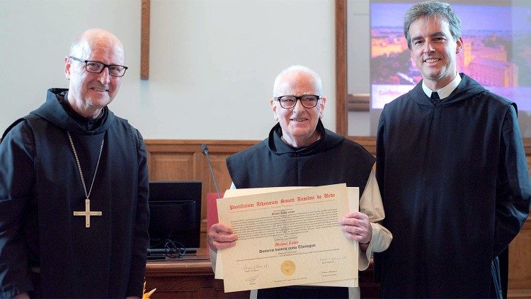 P. Gregory Polan, Abtprimas der Benediktiner, P. Michael Casey und P. Bernhard Eckerstorfer beim Festakt