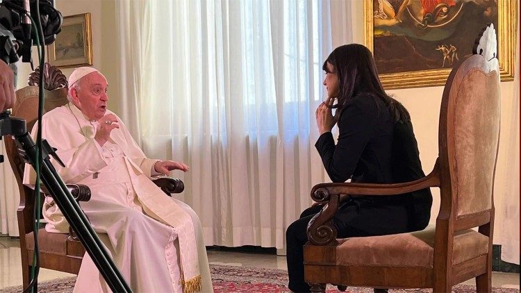 Entretien du Pape François avec la journaliste Lorena Bianchetti pour la chaîne de télévision RAI 1, le 15 avril 2022. 