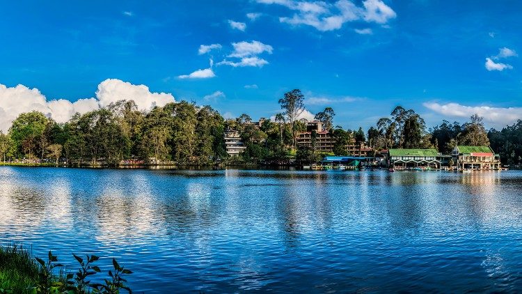 கொடைக்கானல் ஏரியின் இயற்கை எழில் 