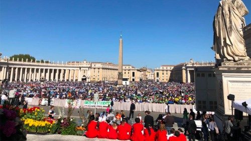 Papst empfängt 100.000 italienische Jugendliche