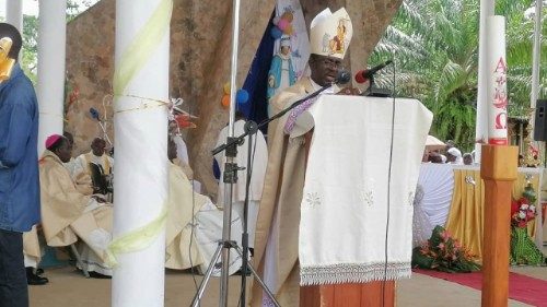 François prie pour le retour de la paix au Cameroun