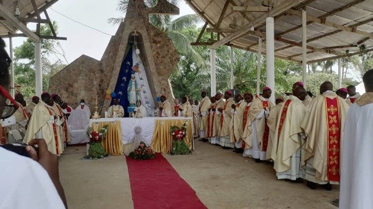 Cameroonian Bishops during the Mass on sunday (Joyce Mbong)