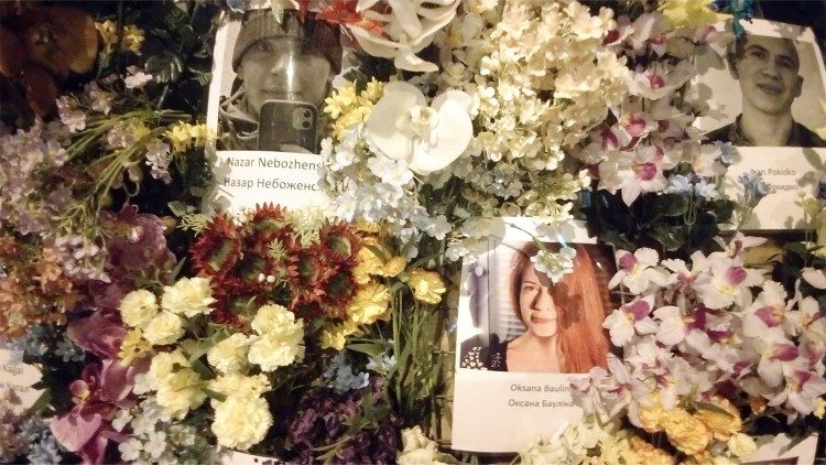 Ucraina: ricordo ai caduti per la guerra della regione di Leopoli nel centro della città. 