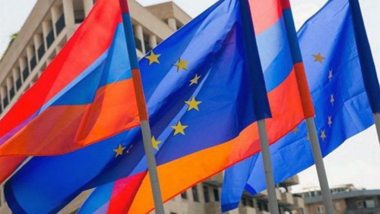 Bandiere-dellarmenia-e-EuropaAEM.jpg