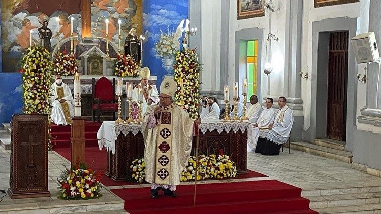 Celebração na Igreja Matriz na Cidade Poema na Diocese de Campos (RJ) 