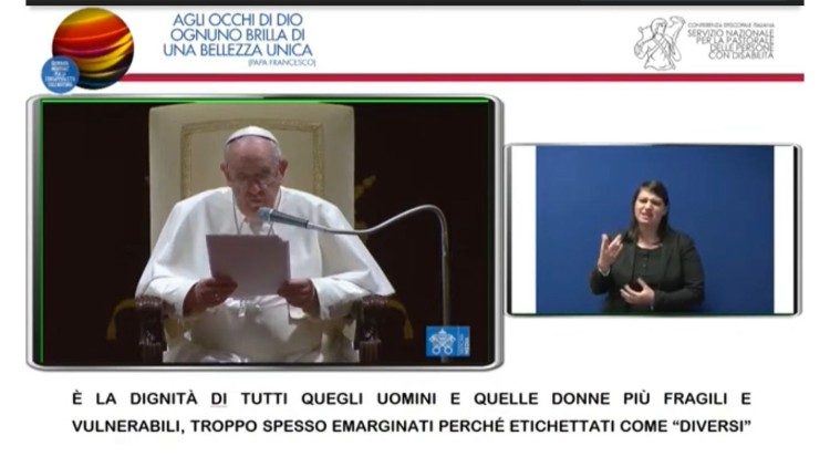 Le celebrazioni del Papa nella lingua dei segni e con i sottotitoli in italiano
