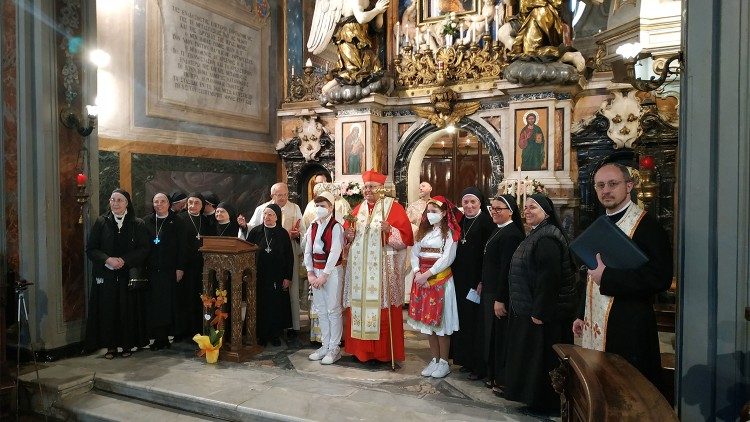 Kardinali Leonardo Sandri kryesoi kremtimet e hapjes së njëqindvjetorit të themelimit të Bijave të Shën Makrinës
