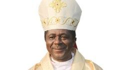 Mgr-Andrew-Nkewa-Pdt-veques-Cameroun.jpg