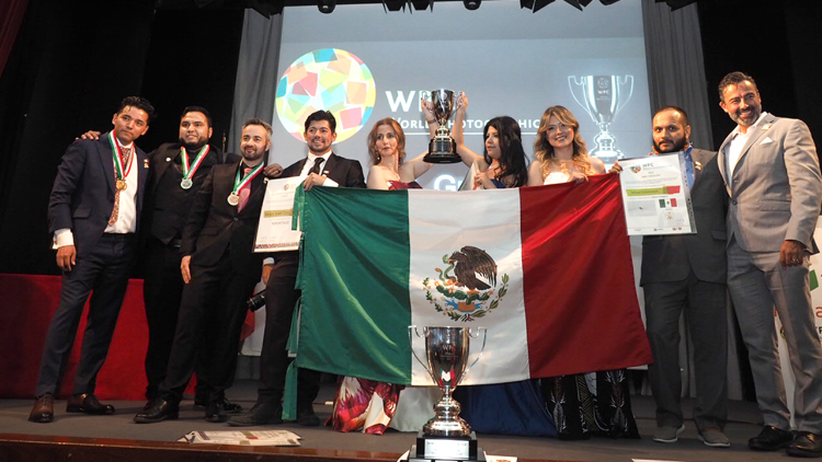 la squadra del Messico, vincitrice ex aequo con gli Usa della "Wolrd Photographic Cup" 2022