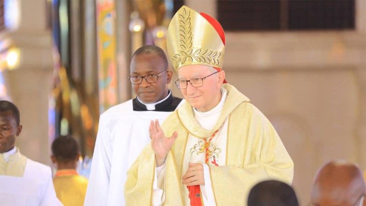 2022.05.09 Messe du cardinal Parolin dans la basilique Notre Dame de la Paix Côte d'Ivoire