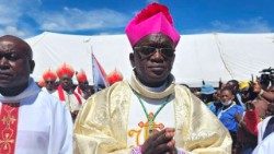 Mgr-Richard-Kazadi-eveque-de-Kolwezi-4.jpg