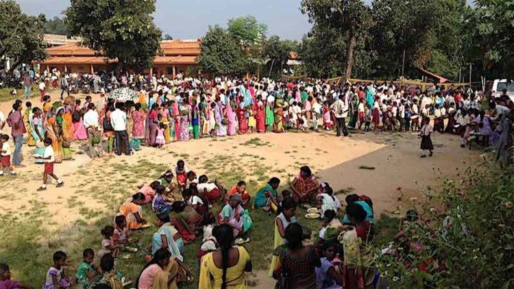 La grande scuola dei Dottrinari a Ranchi (India), in un giorno di festa