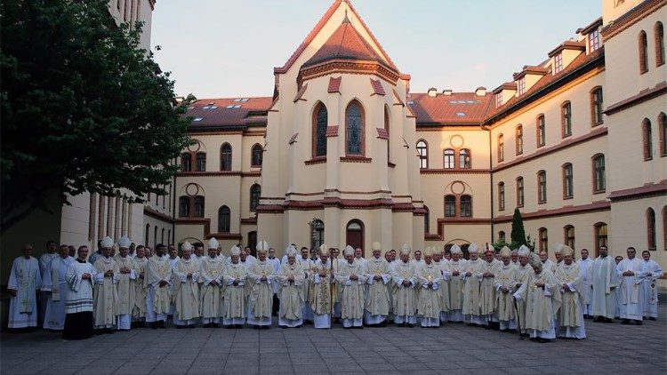Визита на кардинал Паролин в Загреб