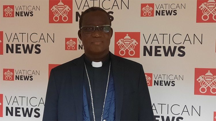 El cardenal Philippe Nakellentuba Ouédraogo, arzobispo de Ouagadougou, Burkina Faso