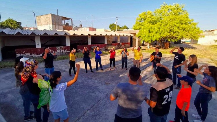 Campamento para la formación de intérpretes y personas sordas en Hermosillo (México)