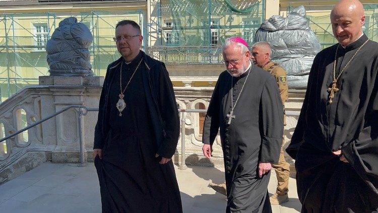 Ziara ya Katibu wa Vatican wa Mahusiano na Ushirikiano na Mataifa huko Ukraine