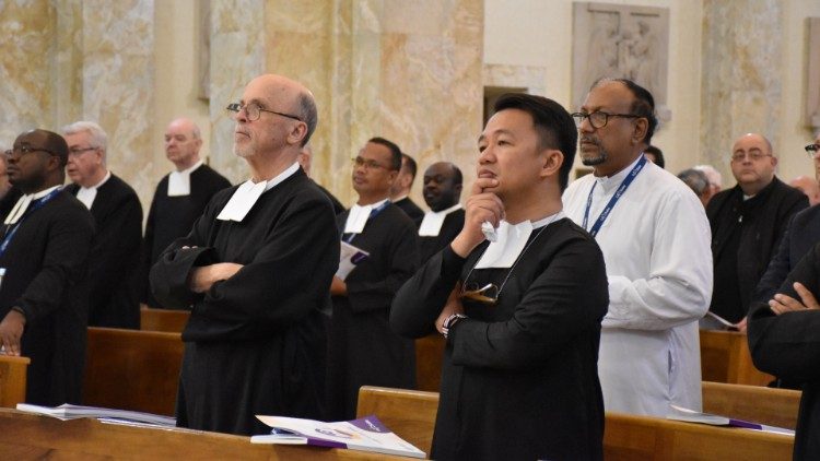 I partecipanti al capitolo generale nella Messa inaugurale, celebrata nel santuario di Roma