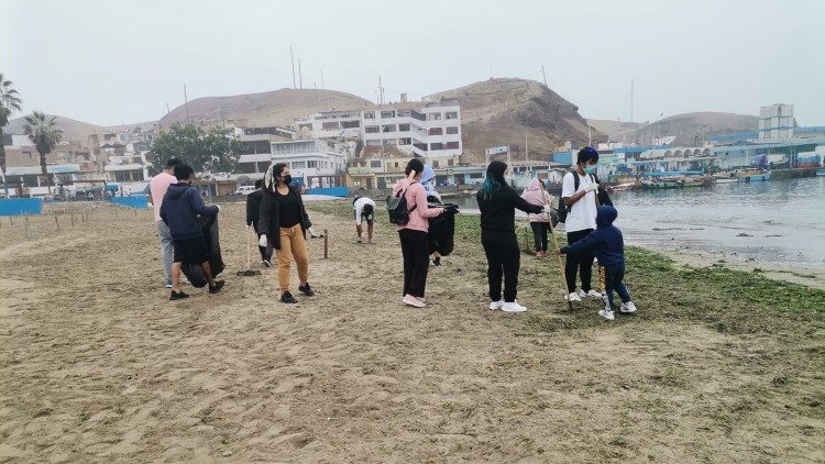 Limpieza de playas - Perú