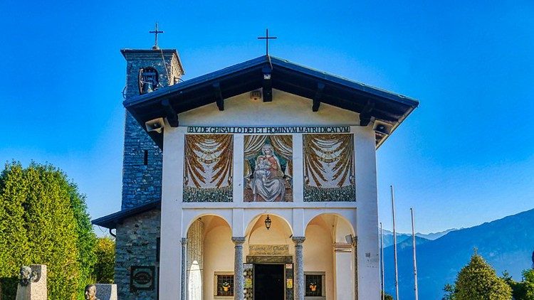 Santuario della Madonna del Ghisallo (Zairon, CC BY-SA 4.0 <https://creativecommons.org/licenses/by-sa/4.0>, via Wikimedia Commons).