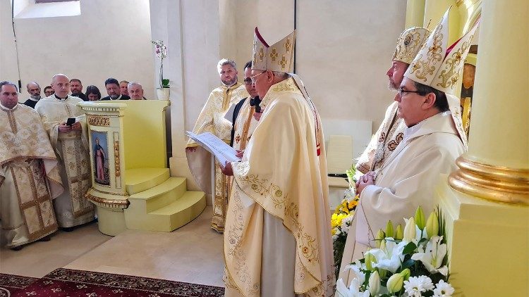 Un momento della visita del prefetto della Congregazione per le Chiese orientali, cardinale Leonardo Sandri, in Romania