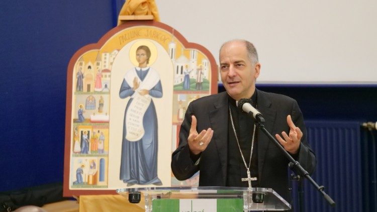 Foto de arquivo: o presidente das Pontifícias Obras Missionárias (POM), arcebispo Giampietro Dal Toso (Vatican Media)