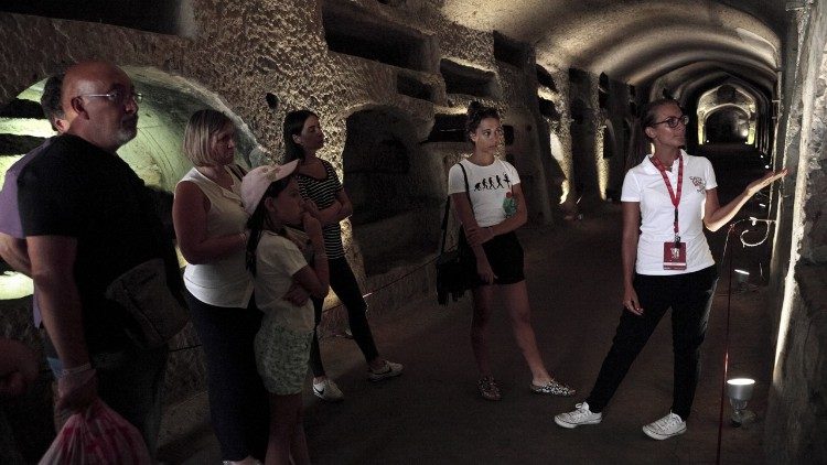 Ambulacro Centrale del livello inferiore delle catacombe di San Gennaro.