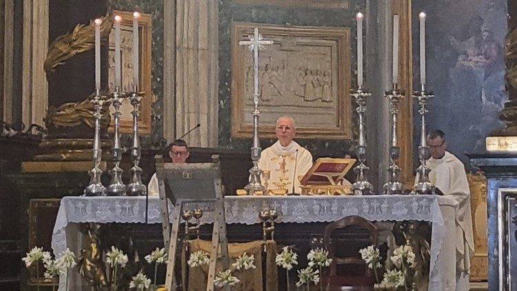 Kardinal Mamberti tijekom euharistijskoa slavlja