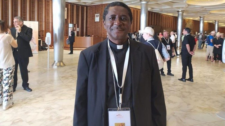 Askouf Mkuu wa Jimbo Kuu la Bambenda nchini Cameroon ameshiriki Mkutano wa X wa Familia duniani Vatican.