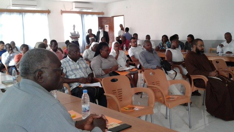 São Tomé and Príncipe seminar participants.