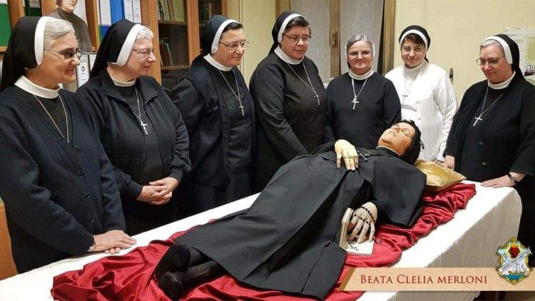 Corpo incorrupto da Madre Clélia, na Casa Gera das irmãs em Roma