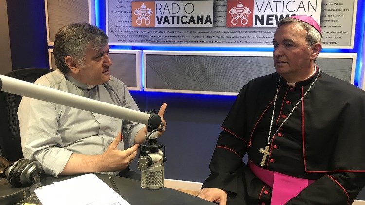2022.06.29 MONS ARJAN DODAJ, ARCIVESCOVO DI TIRANA-DURAZZO NELLO STUDIO DI RADIO VATICANA - VATICAN NEWS CON DON DON DAVID XHUXHA