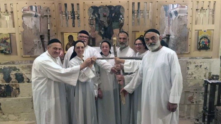 Členové mnišské komunity al-Chalil (Boží přítel)