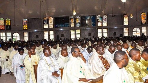 Nigeria: dopo i funerali di padre Borogo, la protesta dei sacerdoti