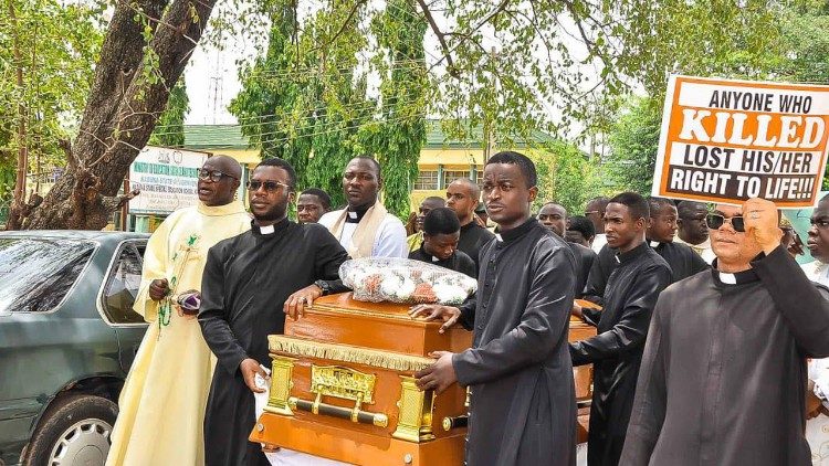 Pogrzeb ks. Vitusa Borogo zabitego przez bandytów w nigeryjskim stanie Kaduna.