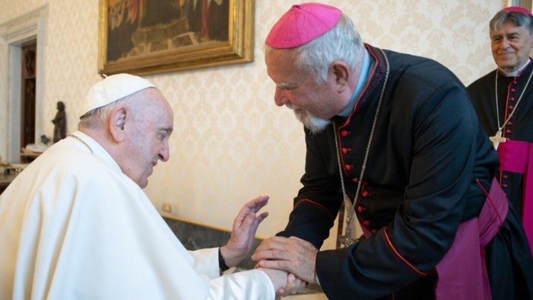 Papa Francisco recebe Dom Elio Rama na visita ad Limina em Roma. Foto: Arquivo Pessoal