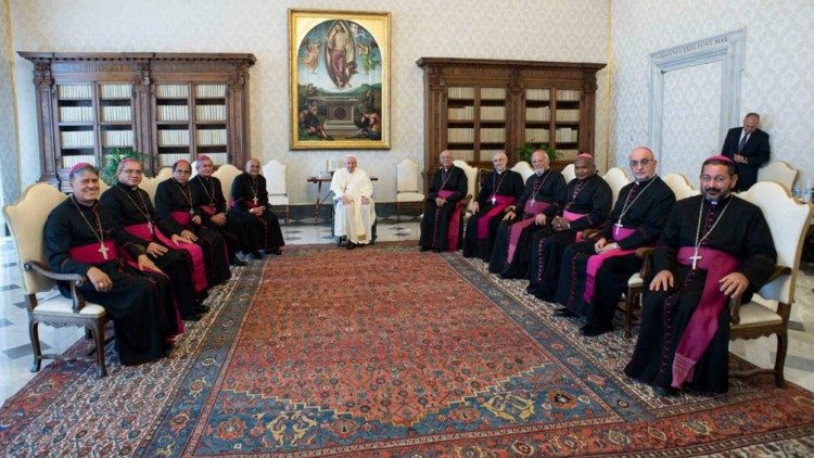 Bispos dos Regional Nordeste V com o Papa Francisco durante visita ad Limina