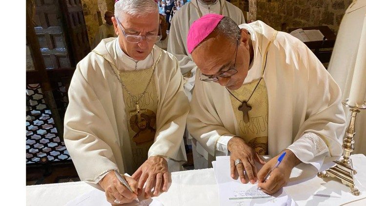 Bispos assinam a carta "Gratidão e compromisso"