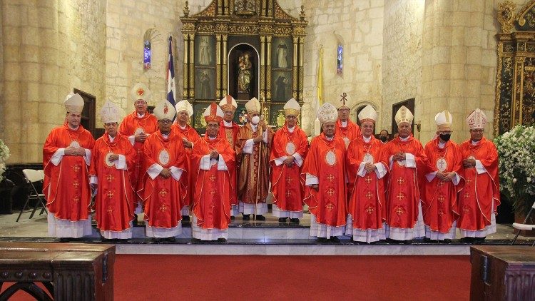 Obispos de la conferencia episcopal dominicana en la Catedral Primada de América