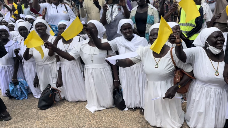 Ngoma za utamaduni kumkaribisha Katibu wa Vatican Juba Sudan Kusini