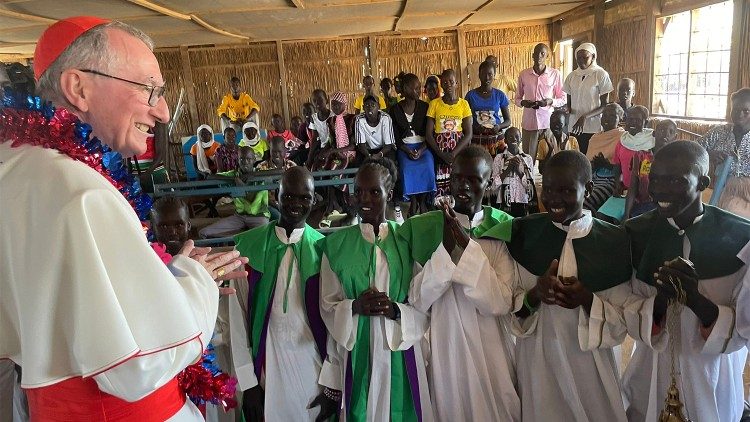 Cardinal Parolin greets children in Bentiu camp