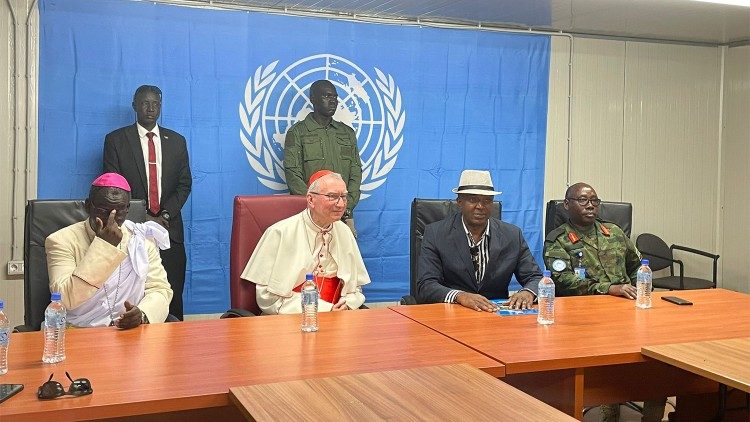 Il cardinale Pietro Parolin nella recente visita in Sud Sudan