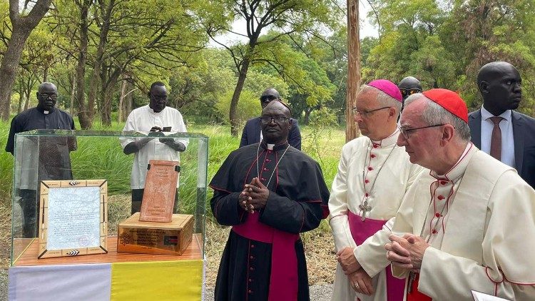 Cardinal Pietro Parolin blesses the foundation stone of the Apostolic Nunciature in South Sudan