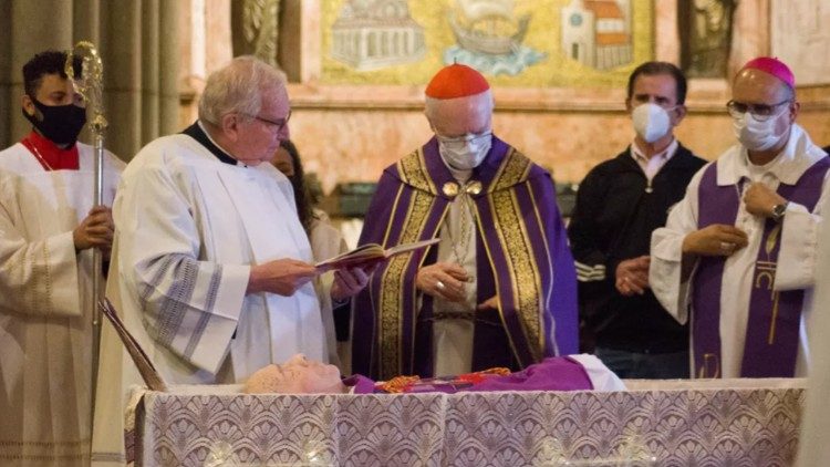 Imagen de la misa de cuerpo presente del cardenal Claudio Hummes, el miércoles 6 de julio. Foto: G1